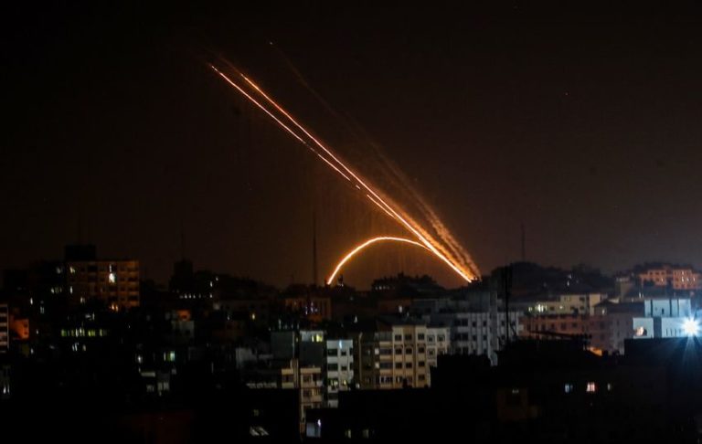 L’armée israélienne lance des raids sur des sites de la Bande de Gaza