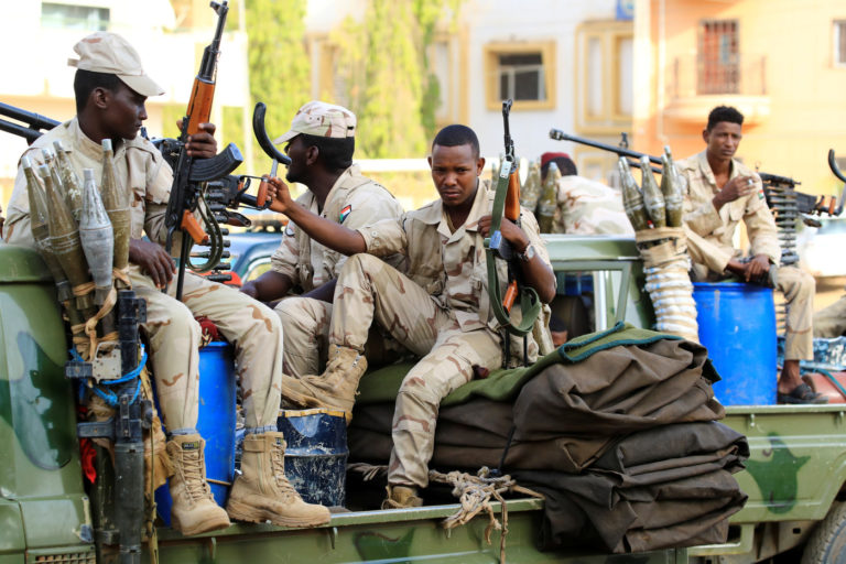 Soudan : Des dizaines de manifestants en commémoration de la dispersion sanglante d’un sit-in
