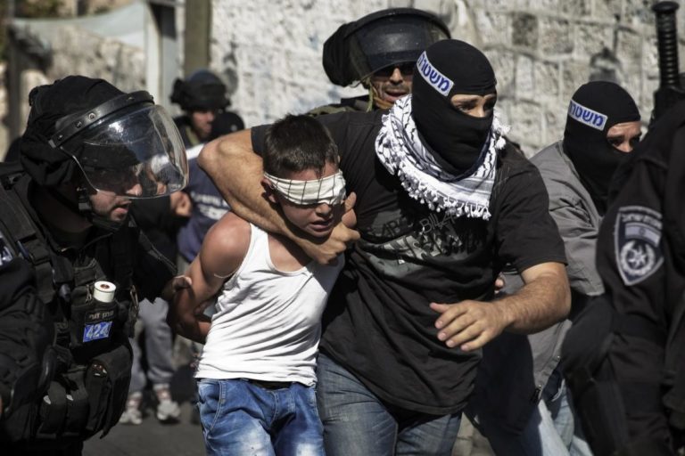 330 Palestiniens arrêtés le mois d’août (Rapport)