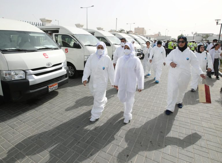 Qatar: un seul décès dû au coronavirus et 421 nouveaux cas, les taux sont en baisse