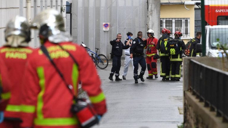 France : au moins 4 blessés dans une attaque à l’arme blanche devant les anciens locaux de Charlie à Paris