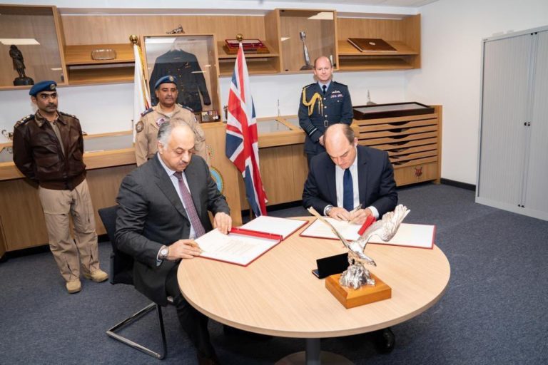Le Qatar et le Royaume-Uni signent un accord de collaboration dans la défense militaire  