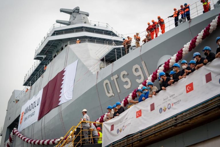 Doha inaugure un navire fabriqué en Turquie pour l’armée qatarie