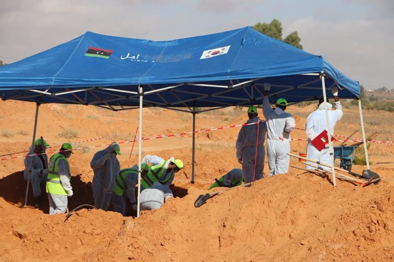 Libye : Identification des victimes trouvées dans les charniers à Trahounah