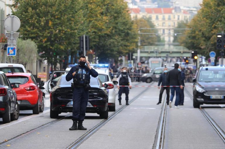 Attaque de couteau à Nice : Arabes et Musulmans dénoncent un «acte terroriste» et «barbare»