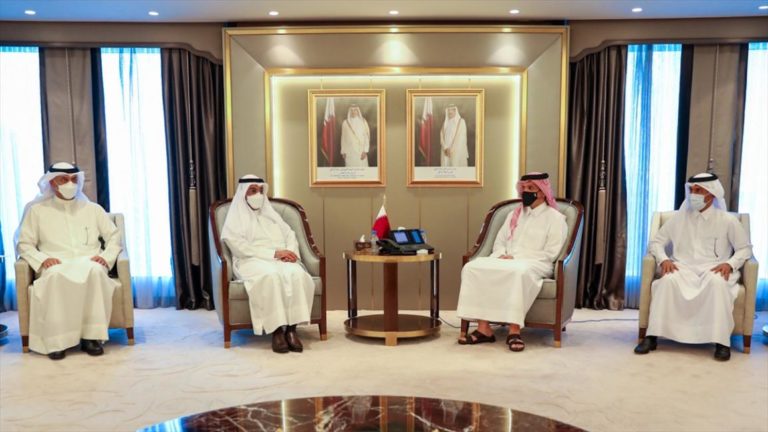 Doha: le ministre qatari des Affaires étrangères accueille le Secrétaire général du Conseil de coopération du Golfe