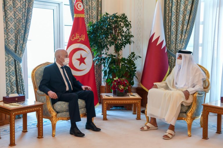 L’émir du Qatar s’entretient avec le président tunisien à Doha