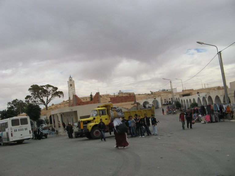 Tunisie : 17 blessés lors d’affrontements violents entre deux clans de Douz et de Beni Khedache