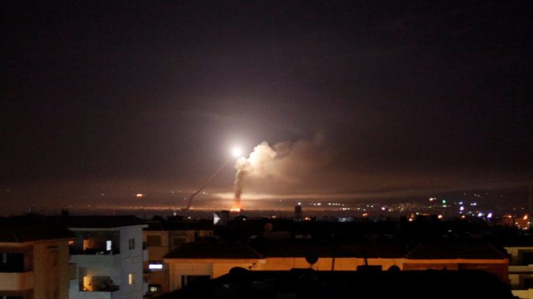 Israël mène des frappes aériennes contre la Syrie dans la nuit de Noël