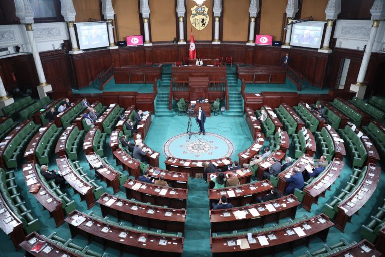 Tunisie : le Parlement approuve le budget 2021