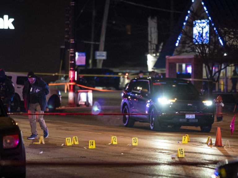 États-Unis : 5 personnes tuées dans une fusillade à Chicago