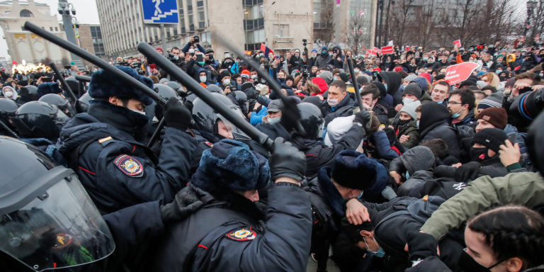 Près de 3500 manifestants pro-Navalny arrêtés en Russie, tollé au sein de la communauté internationale