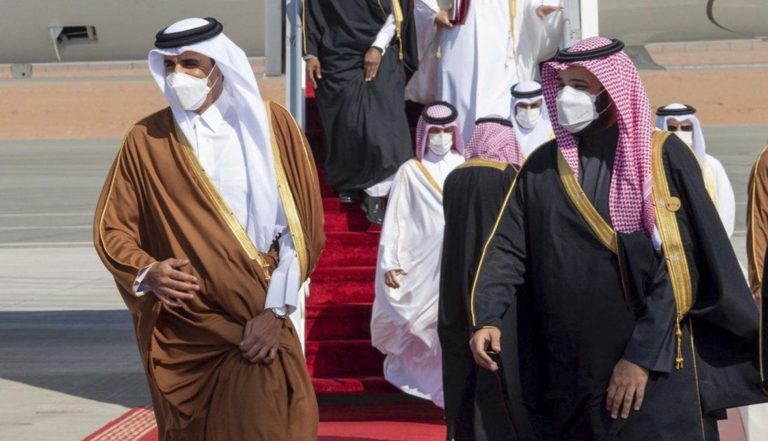 L’émir du Qatar et le prince héritier saoudien discutent du renforcement des relations bilatérales