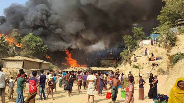 Bangladesh: trois Rohingyas morts suite à un incendie dans un camp de réfugiés