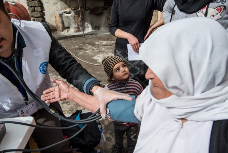 Sept camions d’aides médicales envoyés par Médecins du Monde au nord de la Syrie