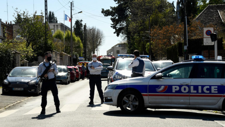 France : une policière tuée dans un commissariat, l’assaillant abattu