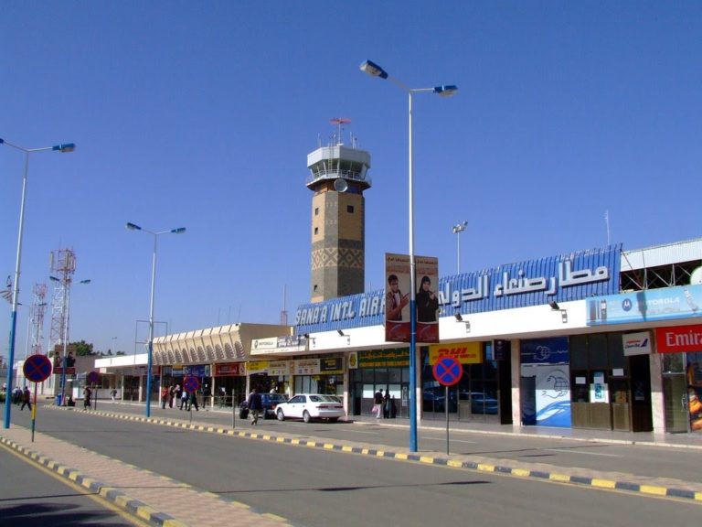 Les Houthis ont refusé d’ouvrir l’aéroport de Sanaa « sauf sous conditions » (communiqué gouvernemental)
