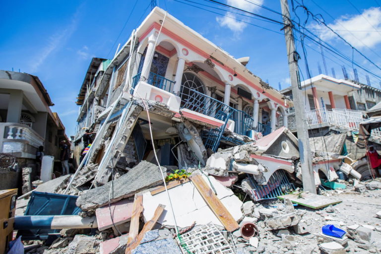 Le bilan du séisme en Haïti s’alourdit à plus de 1 900 morts et près de 10 mille blessés