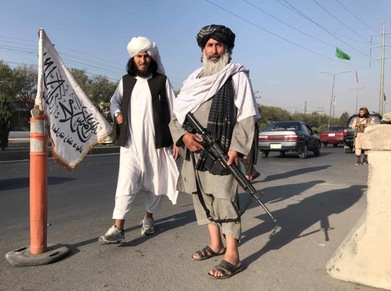Réunion secrète entre le chef des renseignements américains et le chef des Taliban (The Washington Post)