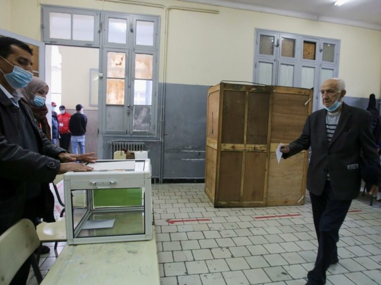 Algérie : un taux de participation de 35,97% aux élections locales