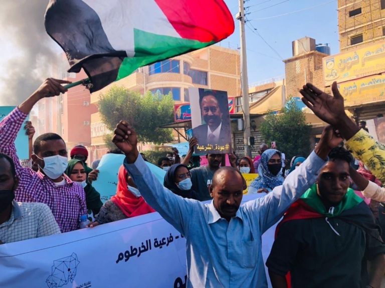 Soudan: dispersion à coups de grenades lacrymogènes des manifestations appelant à un régime civil