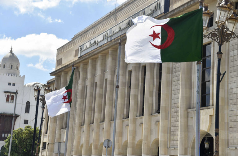 Covid-19 : la situation sanitaire inquiète les autorités algériennes