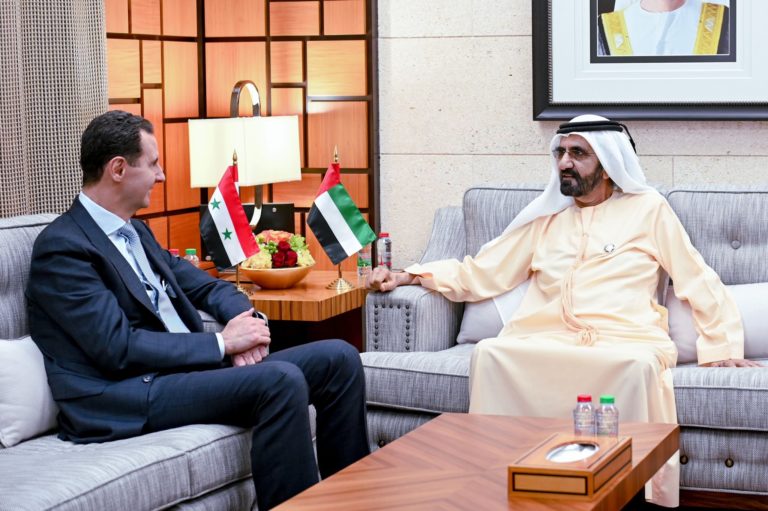 Le vice-président des Emirats arabes unis reçoit le président du régime syrien à Dubaï