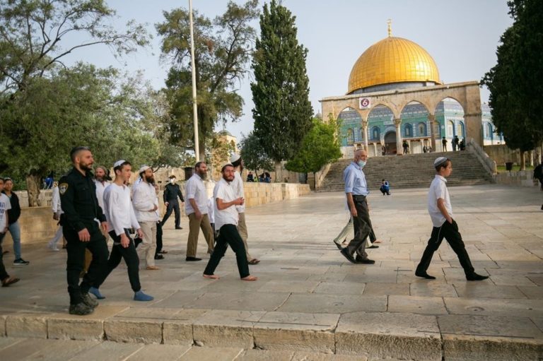 Palestine: La mosquée al-Aqsa envahie par des colons israéliens