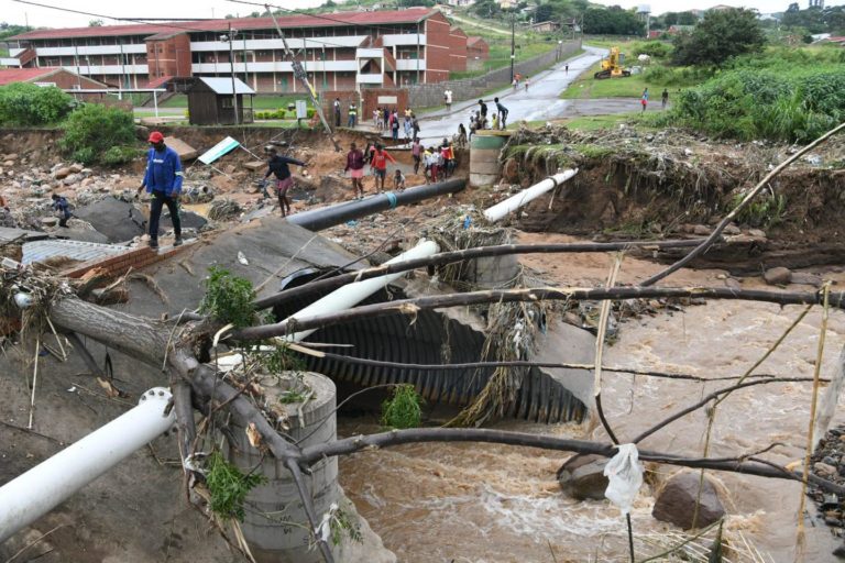 Inondations en Afrique du Sud : un bilan tragique s’élevant à 443 morts