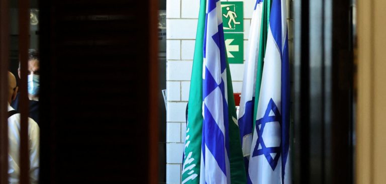 Israel Hayom : «L’Arabie saoudite ouvre son espace aérien aux avions israéliens et se lance sur un plan de normalisation»