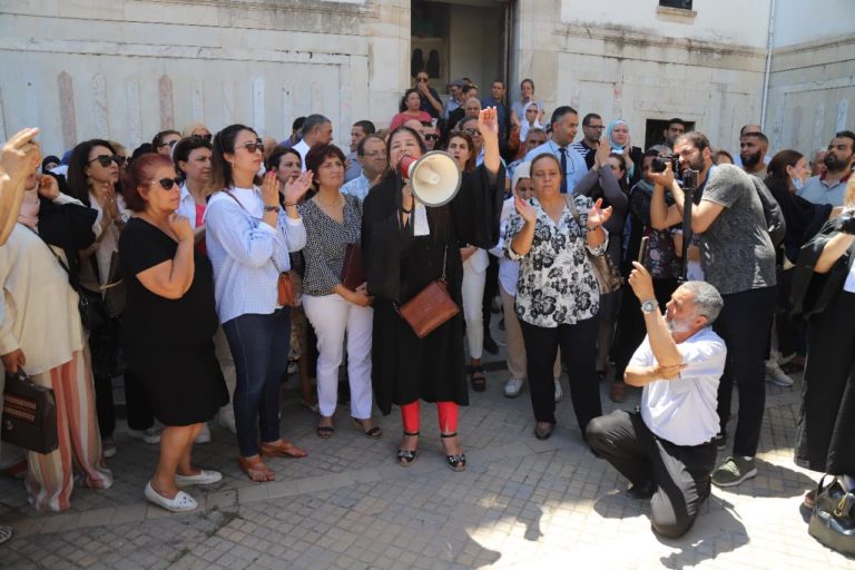 Tunisie : un rassemblement pour défendre l’indépendance de la justice au troisième jour de grève des magistrats