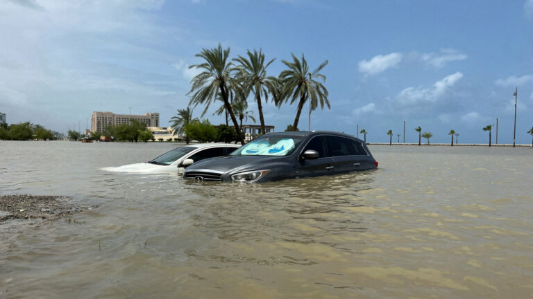 Émirats arabes unis : les inondations font sept morts