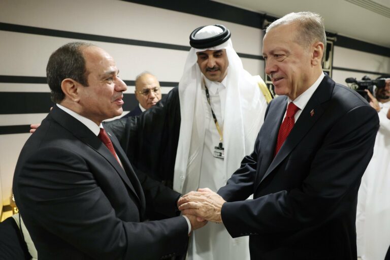 Qatar 2022 : L’émir du Qatar réunit le président de l’Égypte et celui de la Turquie pour la première fois