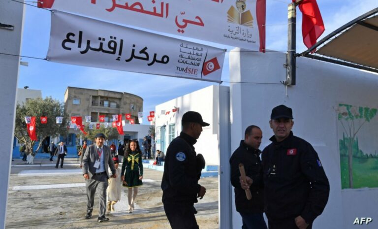 Tunisie/législatives: faible affluence et infractions électorales relevées