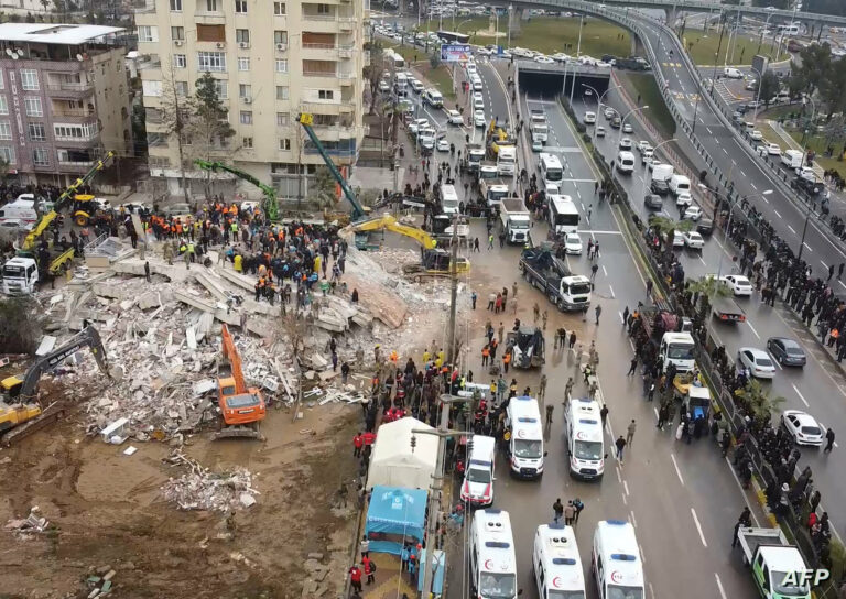 Environ 5 mille morts dans les séismes en Turquie et en Syrie